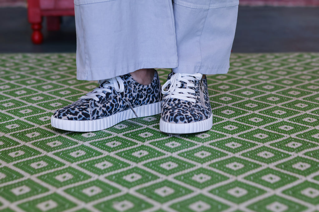 Julz Callie | Grey Leopard
