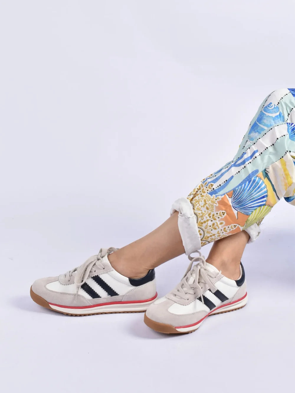 Julz | Astrid Dash White & Navy