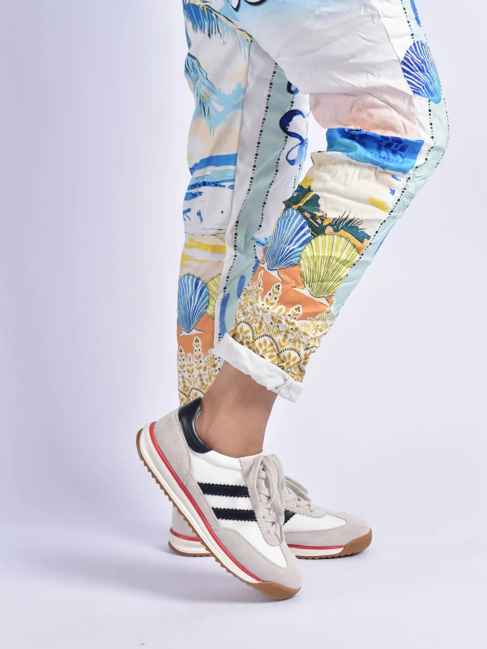 Julz | Astrid Dash White & Navy