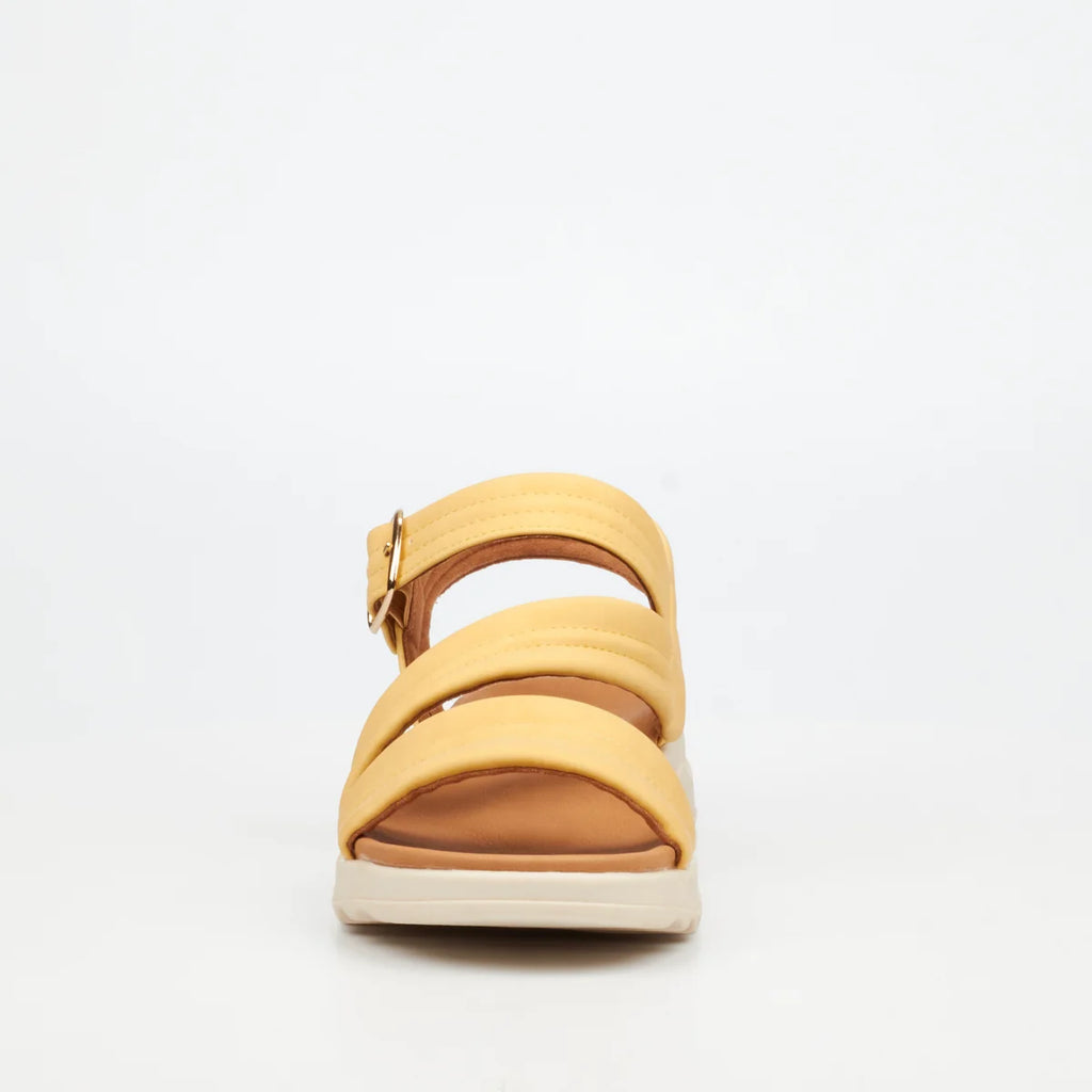 Butterfly Feet - Stride Yellow Sandal