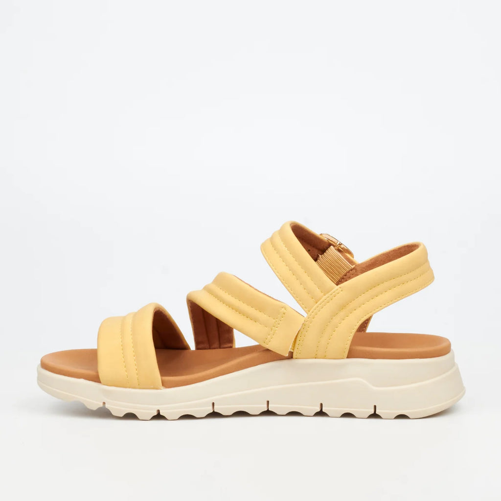 Butterfly Feet - Stride Yellow Sandal